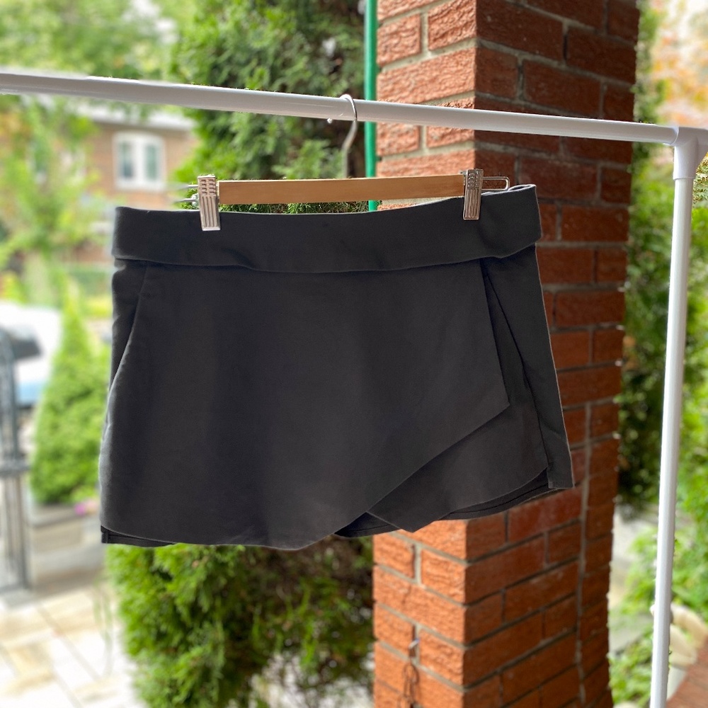 Talula Berkeley cross over shorts / skort navy blue